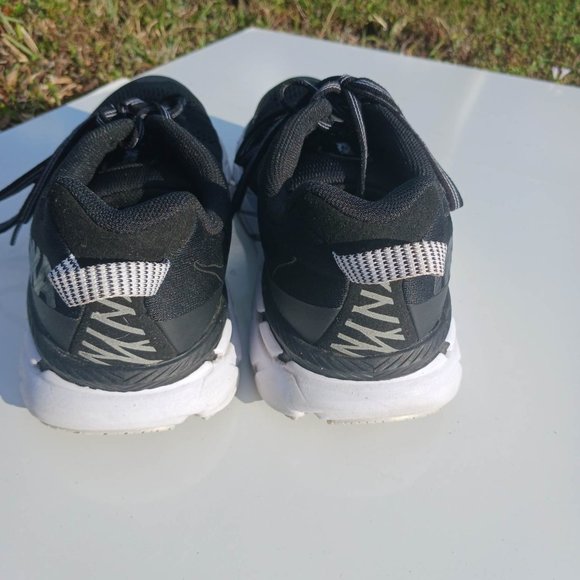 Hoka One One Size 7 Black White Kid's Sneaker Shoes - Picture 4 of 11